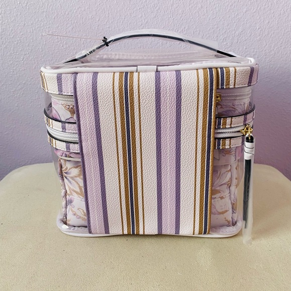 Victoria’s Secret Lilac Paisley 4-Piece Makeup Bag - Picture 5 of 9